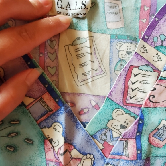 Scrub top - Picture 3 of 4